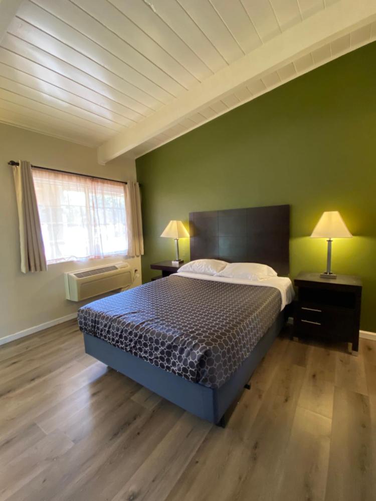 Queen Room - Disability Access interior